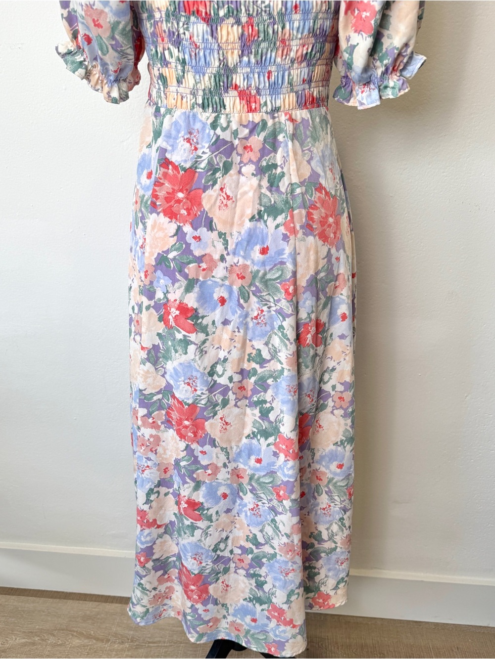 ASTR The Label Size Small Floral Smocked Puff Sleeve Midi Dress - Picture 11 of 12